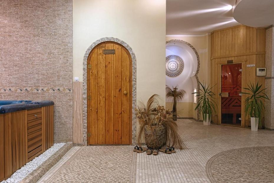 Александра Hotel Sveti Vlas Bagian luar foto