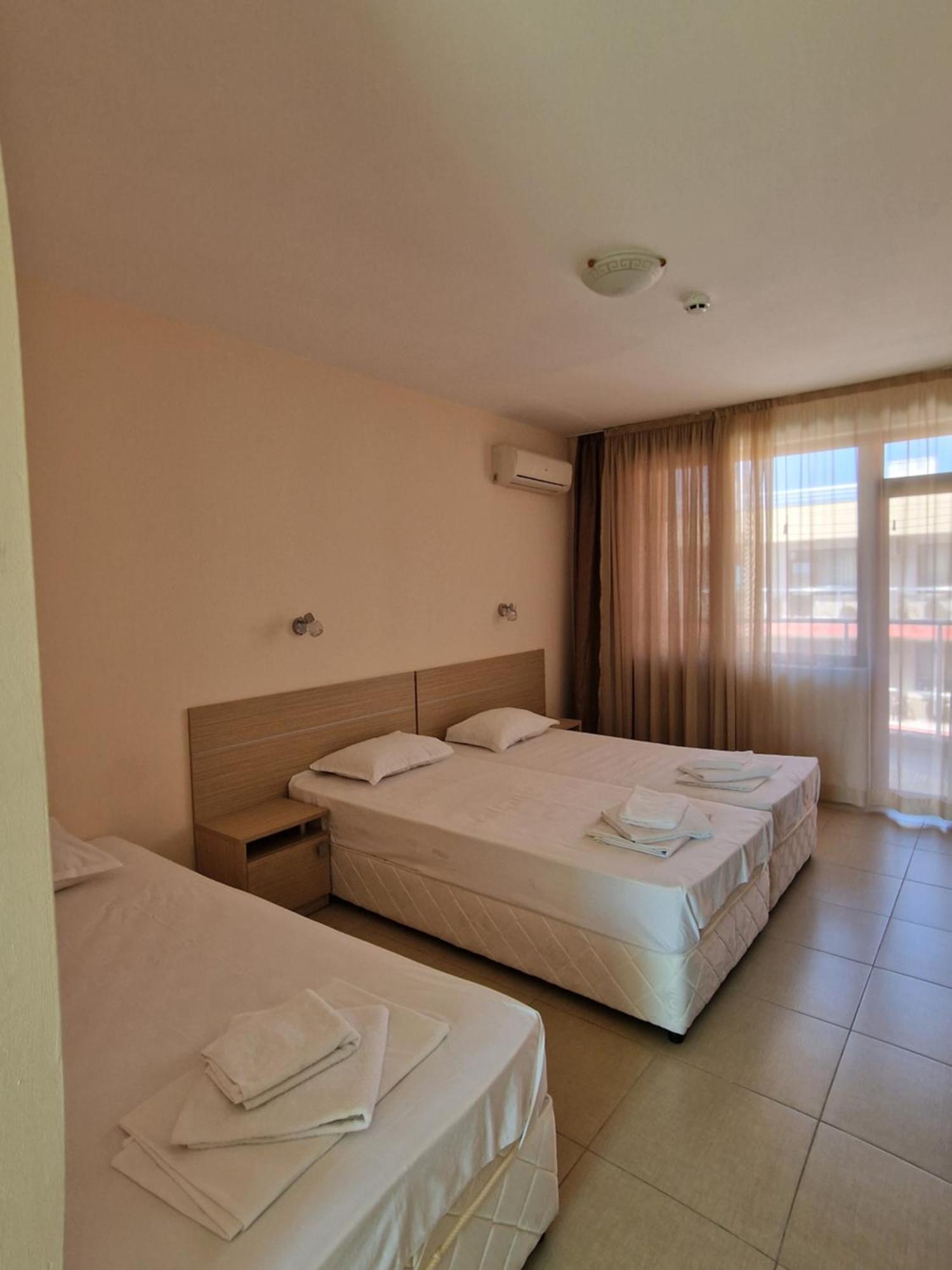 Александра Hotel Sveti Vlas Bagian luar foto