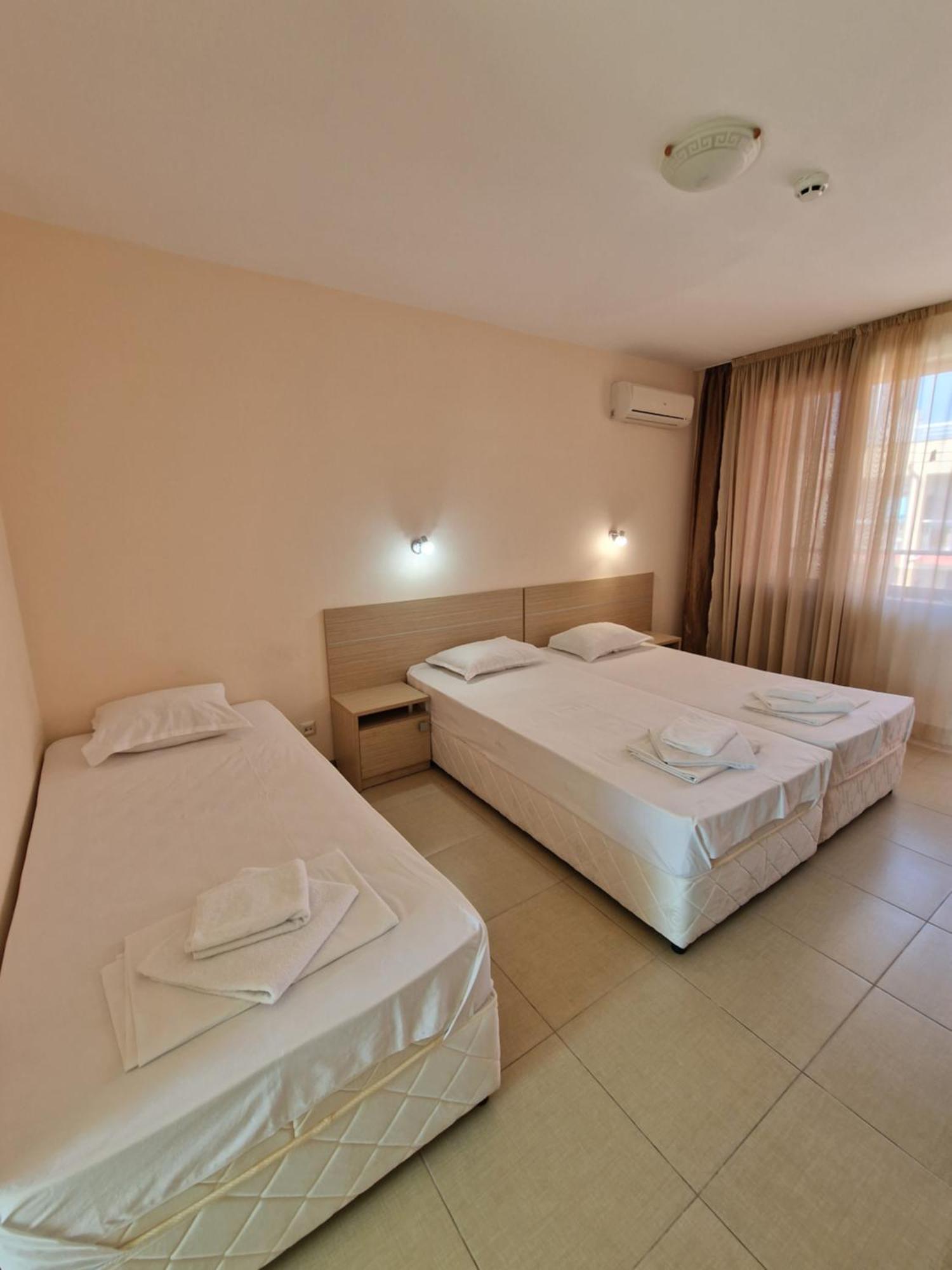 Александра Hotel Sveti Vlas Bagian luar foto