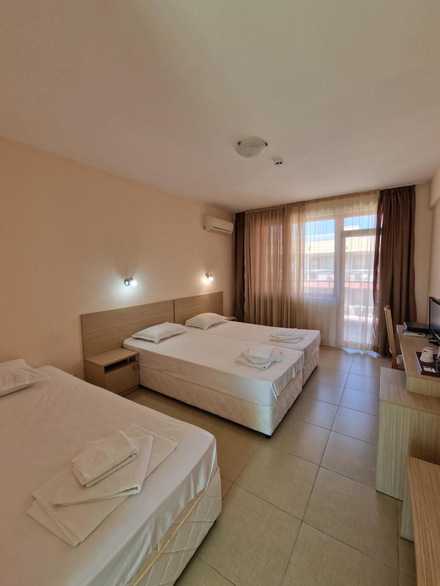 Александра Hotel Sveti Vlas Bagian luar foto