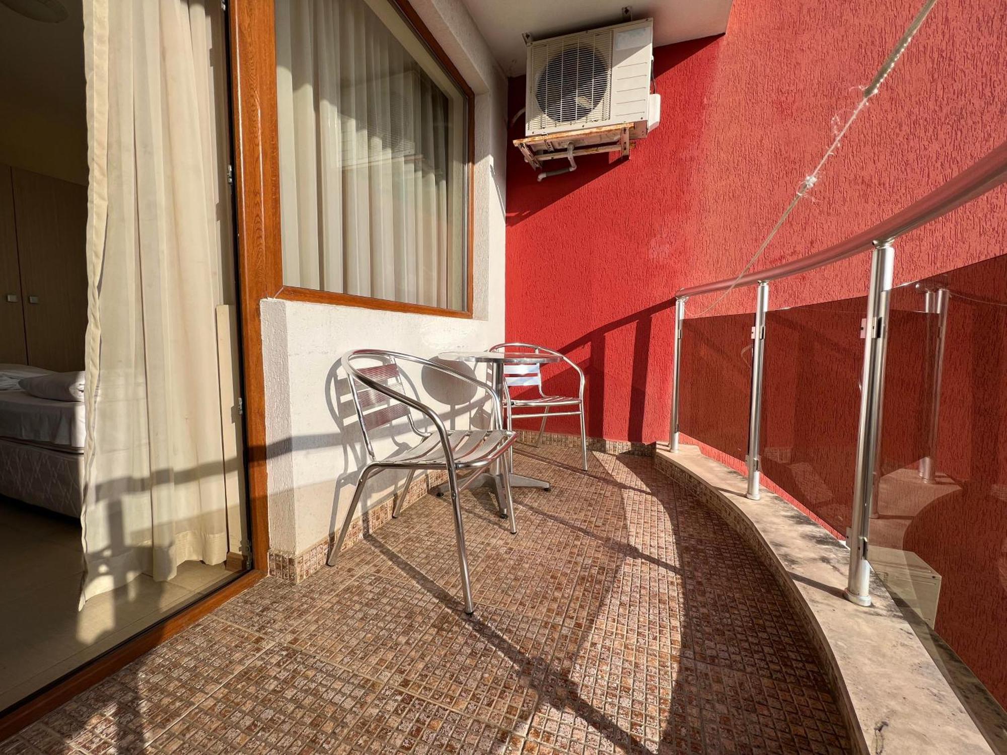 Александра Hotel Sveti Vlas Bagian luar foto